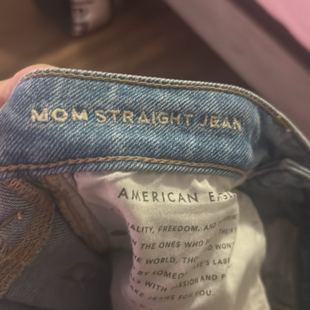 American Eagle Outfitters Mom Jeans - Picture 4 of 4